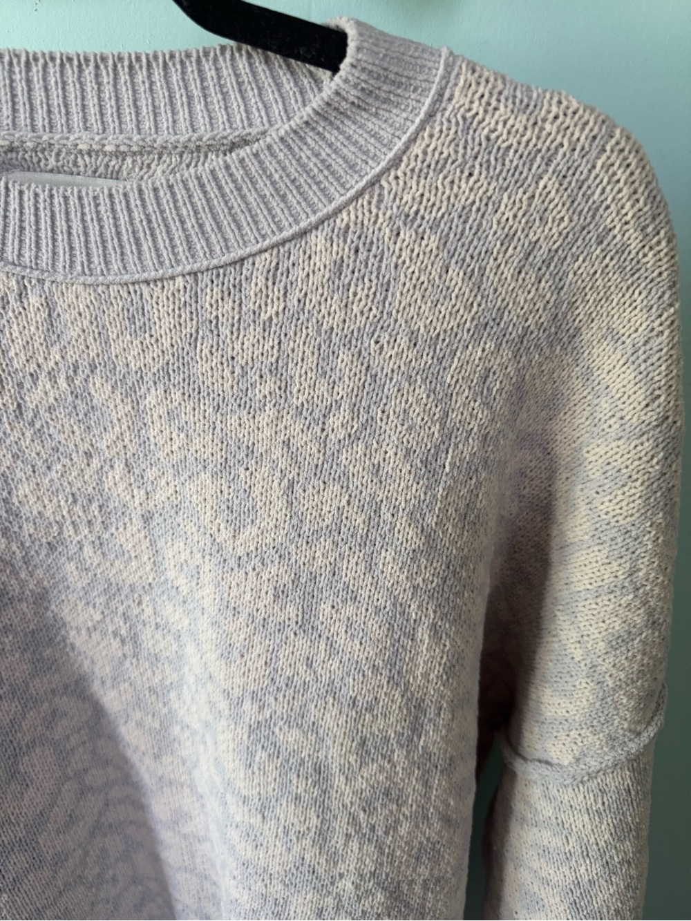 Abercrombie & Fitch Soft A&F Collection Cozy Crewneck Sweater Size Medium - Picture 3 of 10